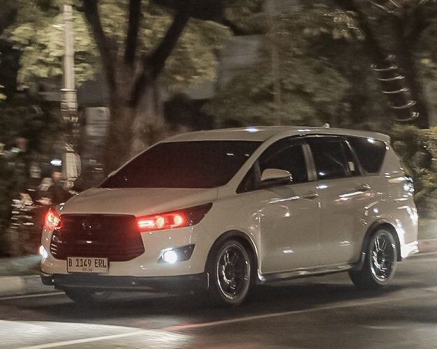 Mobil Penggerak Roda Belakang: Pengertian, Jenis, dan Kelebihannya